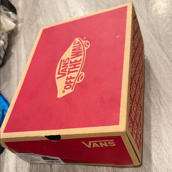 Vans Women's Black Platform Sneakers - Picture 4 of 8